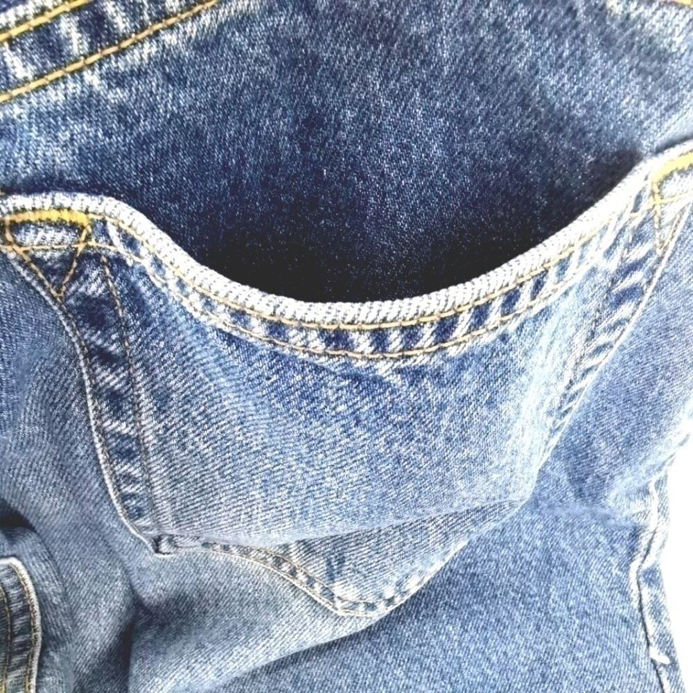 Levi's Women's 16M High Rise Vtg Cotton Mom Pants - Picture 15 of 16